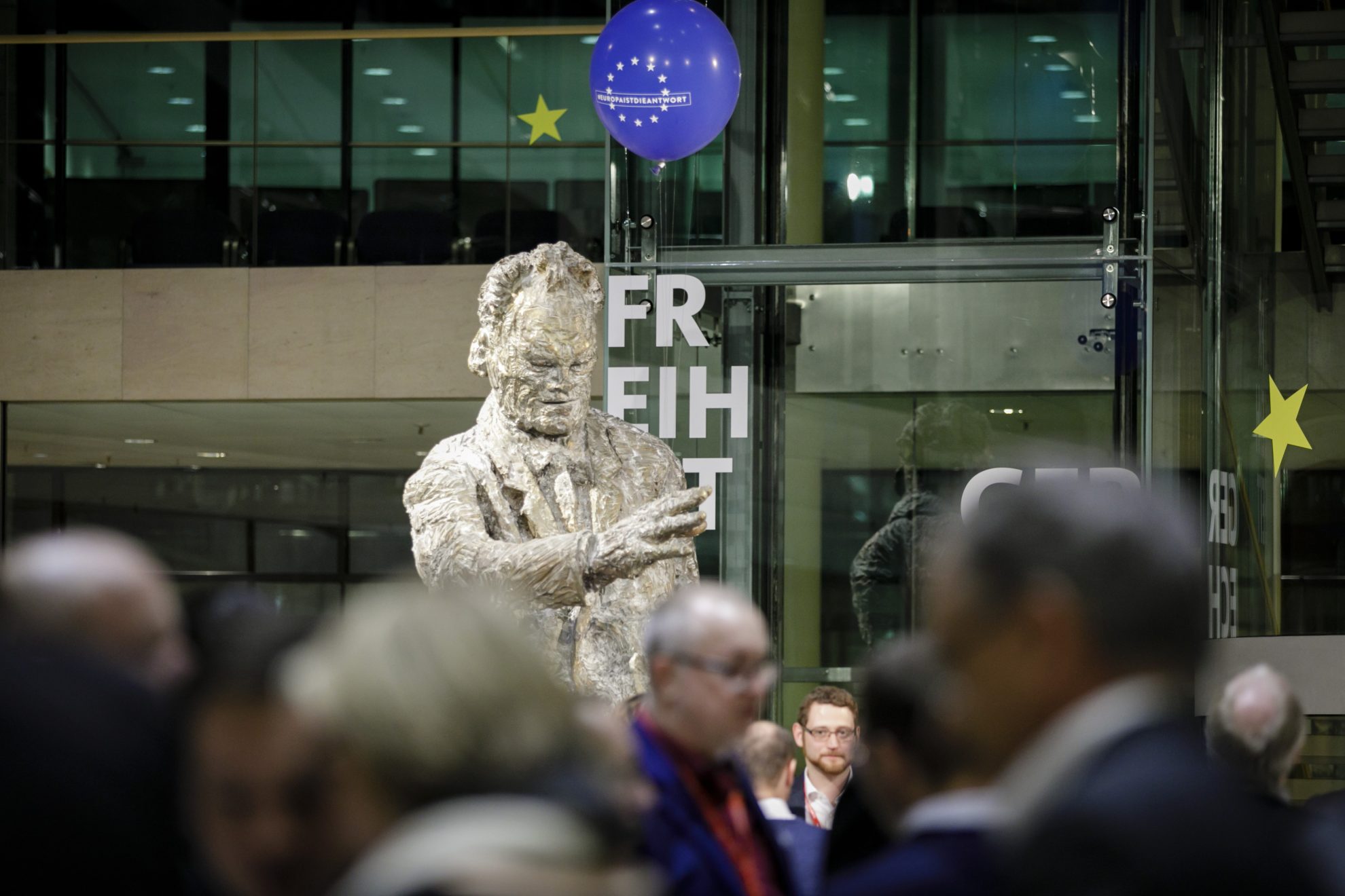 Skulptur von Willy Brandt im Willy-Brandt-Haus in Berlin