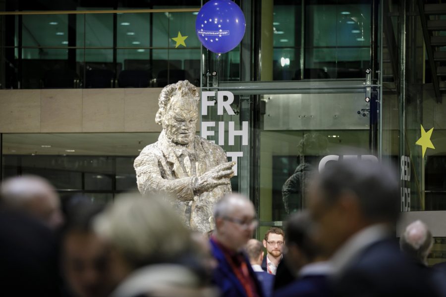 Skulptur von Willy Brandt im Willy-Brandt-Haus in Berlin